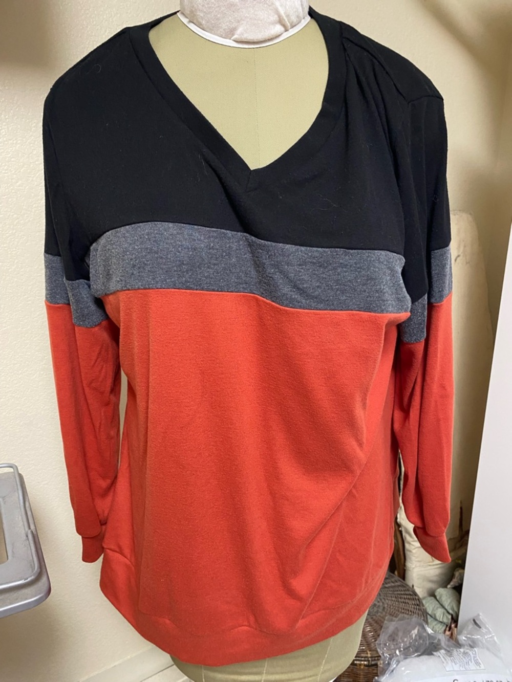 Women's Colorblock V-Neck Pullover Top - Black, Gray & Rust